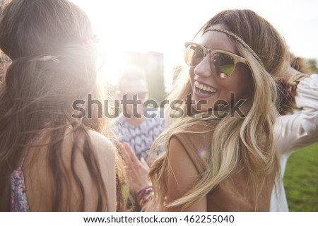 Friends dancing in the circle Royalty-Free Stock Photo #462255040