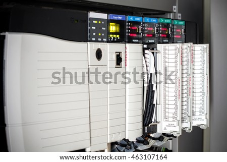 The PLC Computer,PLC programable logic controler,This picture show hard wiring communication connection