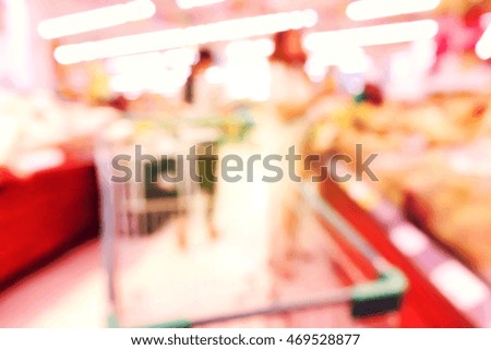 Abstract blurred background of people shopping in mall.