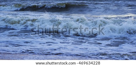 Waves in sea and Splashing Waves