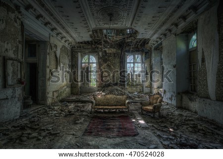 abandoned mansion Royalty-Free Stock Photo #470524028