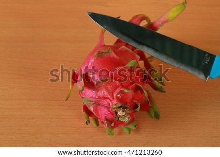 The Healthy eating Dragon fruit on an empty stomach.
