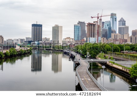 Philadelphia river reflection skyline 
