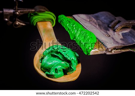 dark green and light green of plastisol ink for print on fabric there are several types. The ink used for printing on dark fabric always use plastisol ink. it useful for white fabric too