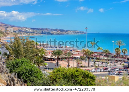 View of beach in Playa del Ingles. Maspalomas. Gran Canaria Royalty-Free Stock Photo #472283398