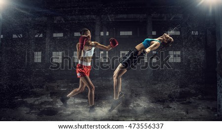 Women ultimate fighting . Mixed media