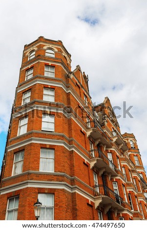 picture of old buildings in Kensington, UK