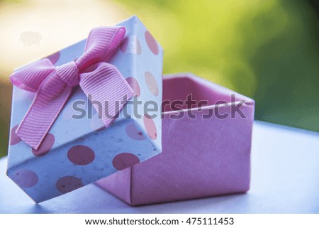
Gift box