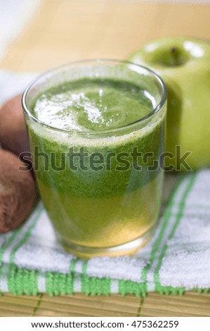 kiwi and apple smoothie