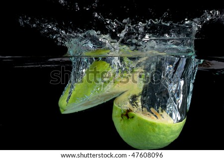 Guava into the water the moment, more similar to the style of pictures in my home page