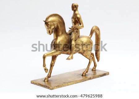  gold horse statue