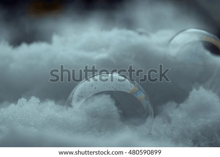 Bubbles on the snow