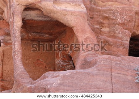 nabataeans caves at petra city