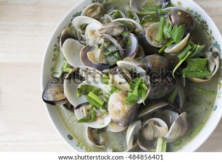 Green chili fried Enamel Venus Shell or Mussel. Also known in Malaysia as a Kepah