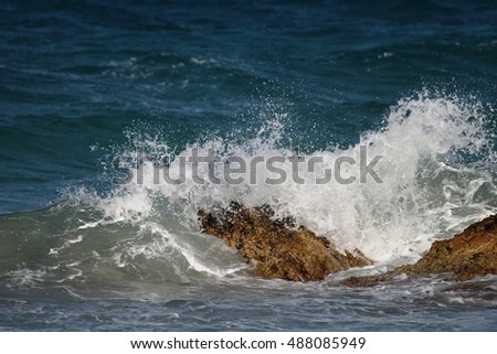 Waves on the rocks - 0137142