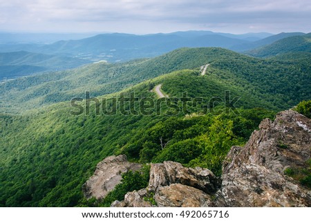 View of the Blue Ridge Mountains from Little Stony Man Cliffs, in Shenandoah National Park, Virginia.
