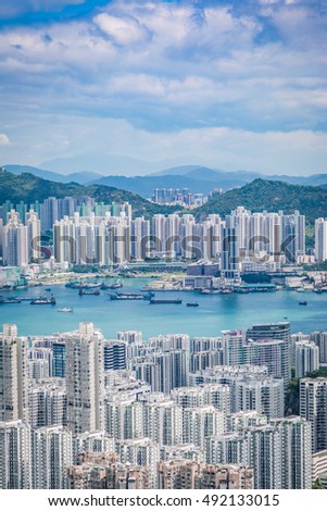Sea between skycraper, Hong Kong