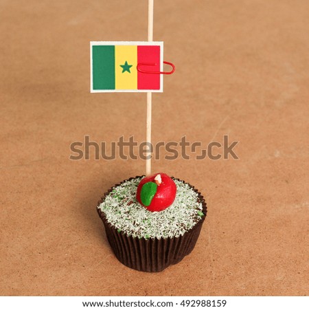 senegal flag on a apple cupcake,picture of a