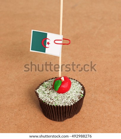 algeria flag on a apple cupcake,picture of a