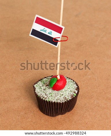 iraq flag on a apple cupcake,picture of a