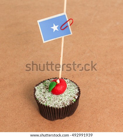 somalia flag on a apple cupcake,picture of a