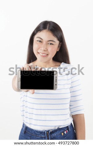 woman showing blank screen of her smart phone