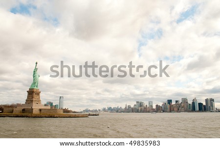 Manhattan Skyline, Statue of Liberty and Hudson river
