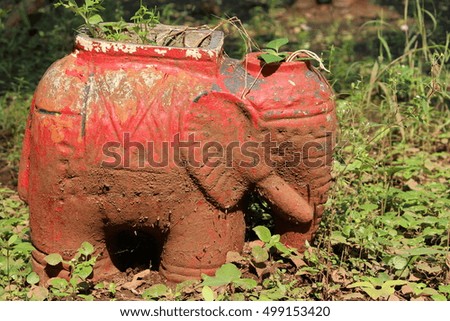 Elephant pot