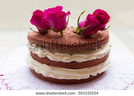 Cream pie and red roses
