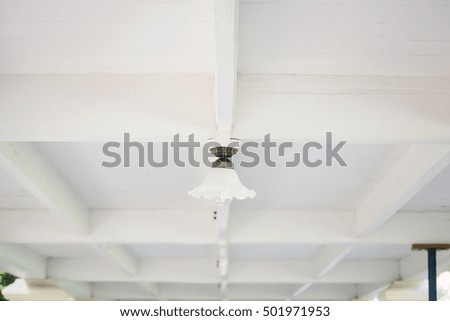 celling light at the center of celling room