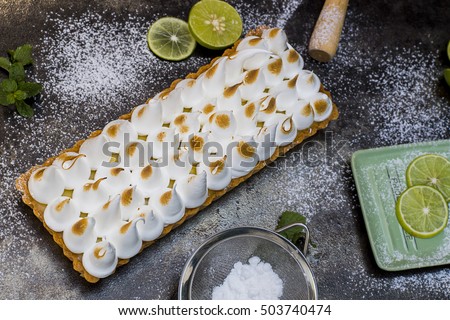 Lemon meringue pie tart