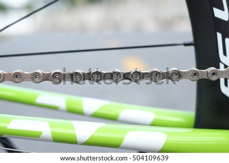 Peter Sagan Cannondale SuperSix Evo limited edition bike parts.
A bicycle chain is a roller chain that transfers power from the pedals to the drive-wheel of a bicycle, thus propelling it.