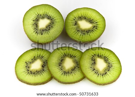 Fresh and ripe slices of kiwi fruit