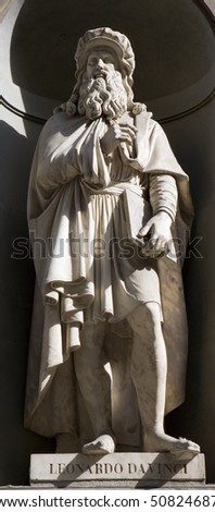 Florence - Leonardo da Vinci statue on the facade of Uffizi gallery by Luigi Pampaloni.