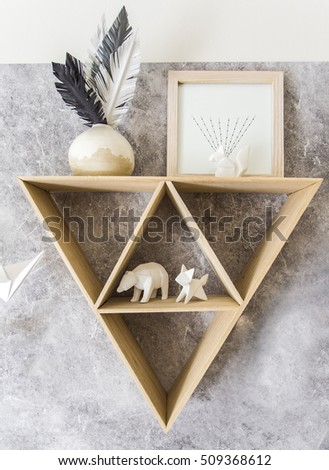 Triangle shelf with paper animals - Hipster design