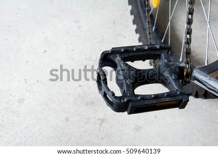 loose Chain and bike pedal