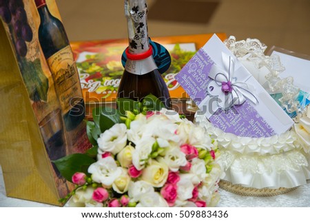 Wedding gifts, champagne, Bridal bouquet Proleteli envelope