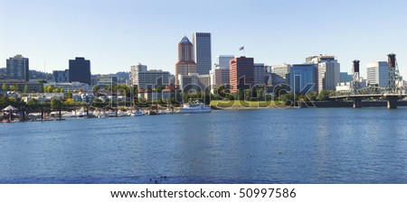 Portland Oregon skyline panorama.