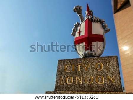 Crest indicating entering the City of London, UK