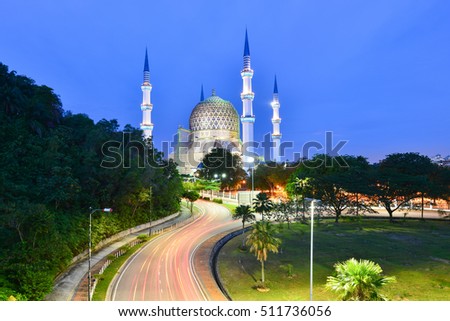 Blue mosque at twilight, Selangor, Malaysia Royalty-Free Stock Photo #511736056