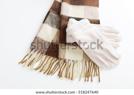 Fashionable muffler with gloves