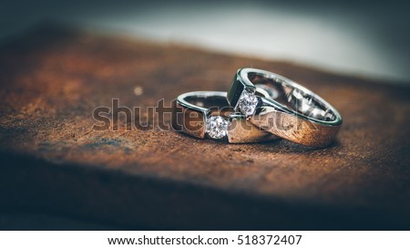 wedding rings,vintage picture style
