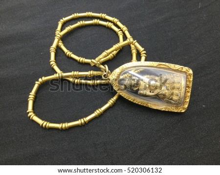 thai golden amulets