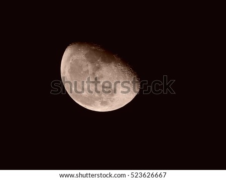 Moon phase 69 percent clear - 19 / November 2016