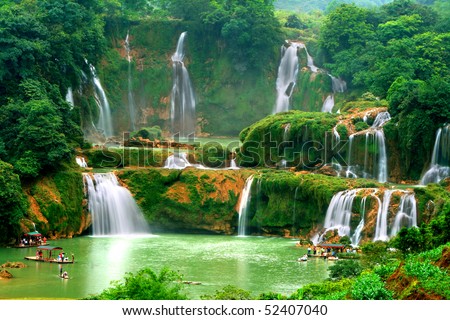 Detian Waterfall in Guangxi Royalty-Free Stock Photo #52407040