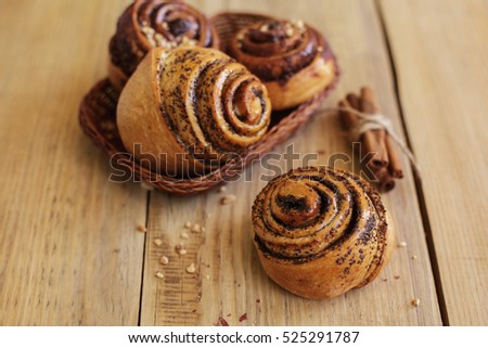 bun with poppy seeds and cinnamon bun