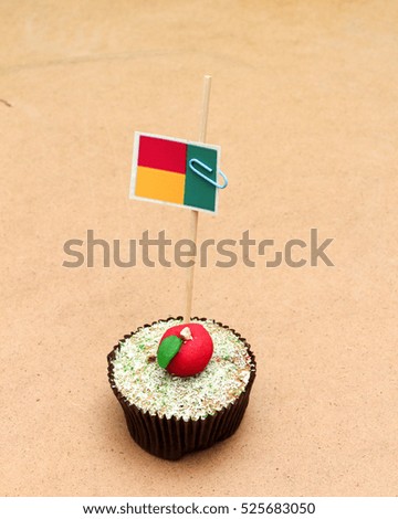 picture of a flag on a apple cupcake, benin