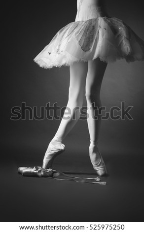 legs of ballerina, Pointe shoes