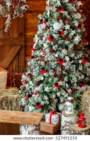 Christmas tree lights, garland and a star garland