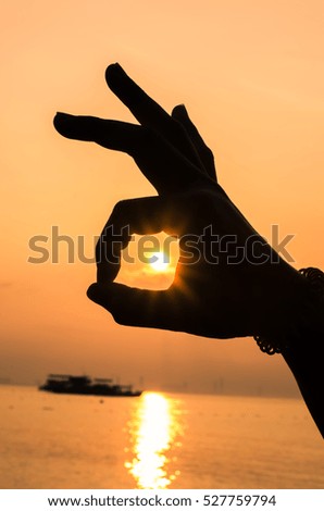 hand and sun : Silhouette